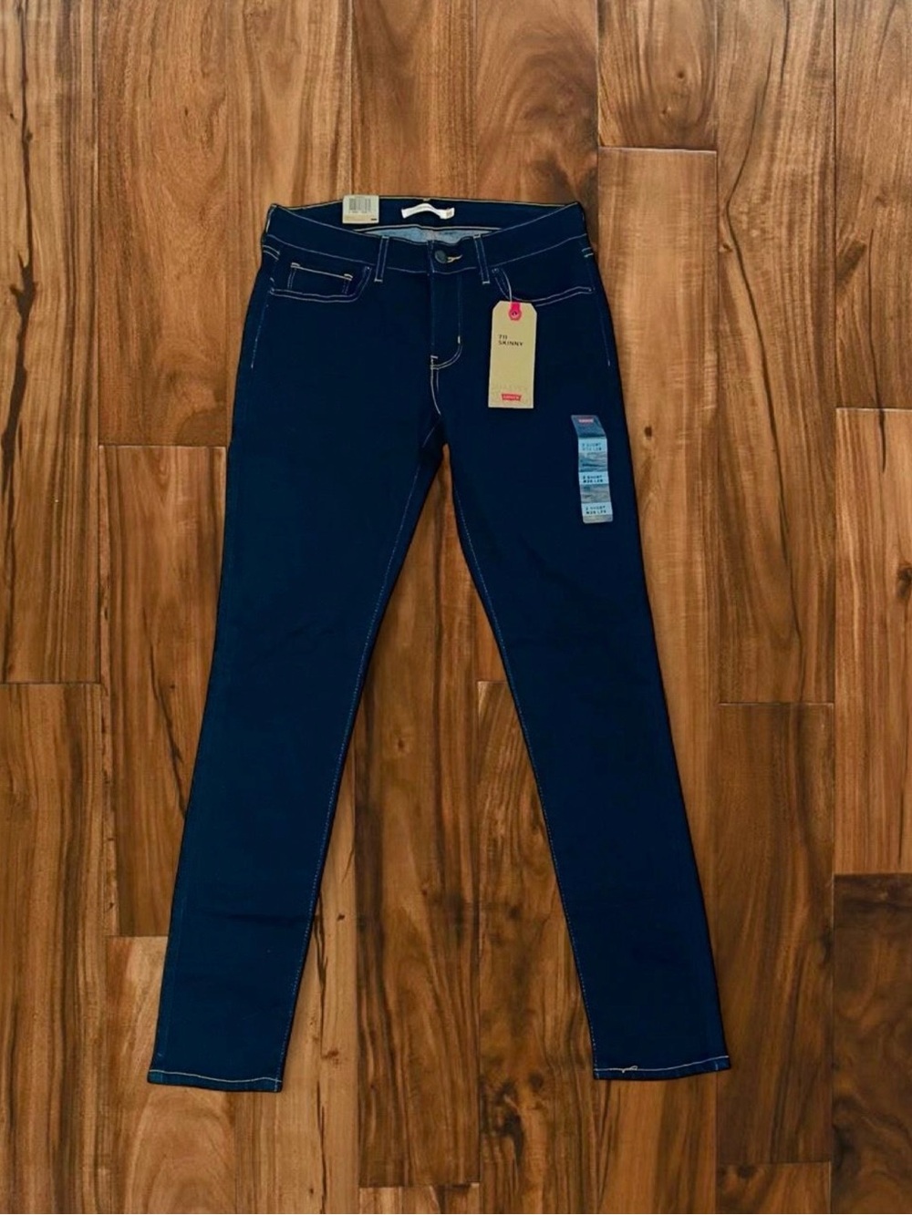 Levi’s 711 Skinny Jeans 26x28 Short Cast Shadows NWT $59.50